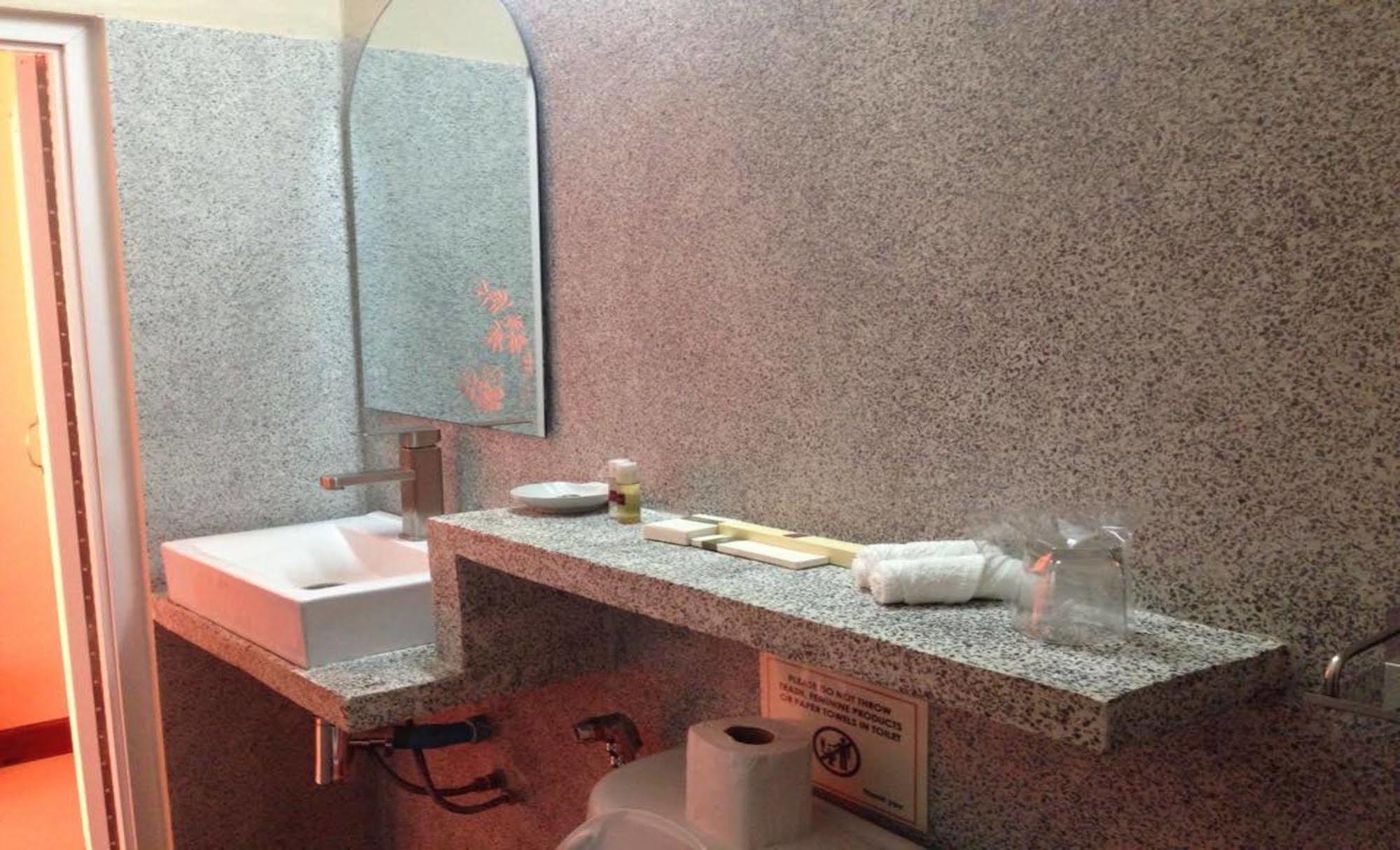 Anise Hotel And Restaurant بنوم بنه المظهر الخارجي الصورة