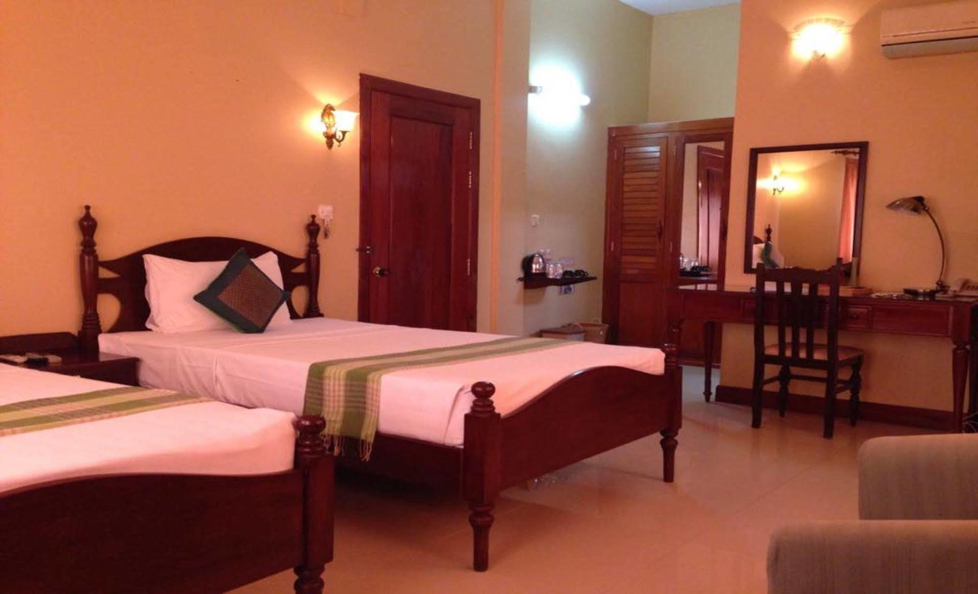 Anise Hotel And Restaurant بنوم بنه المظهر الخارجي الصورة