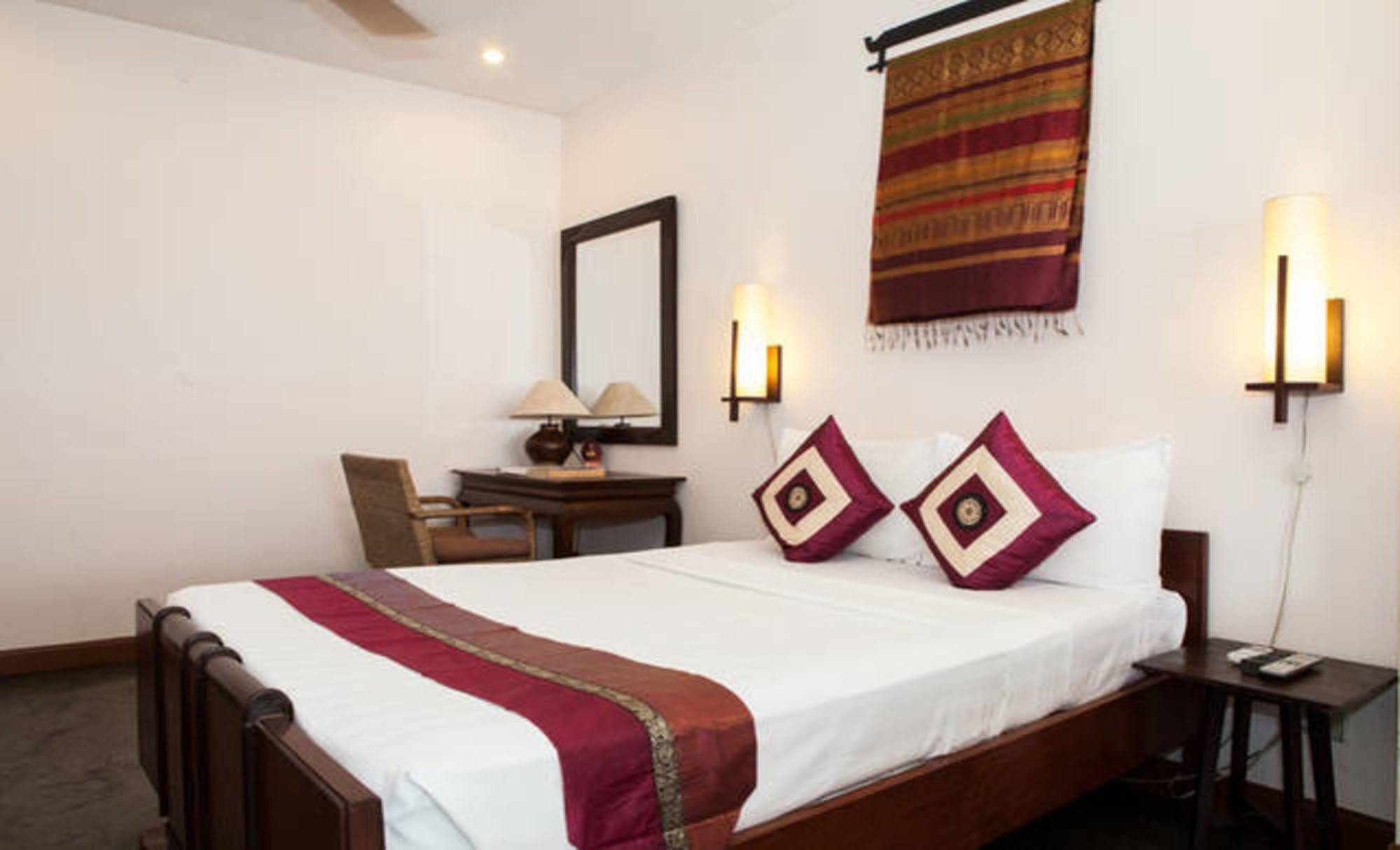 Anise Hotel And Restaurant بنوم بنه المظهر الخارجي الصورة